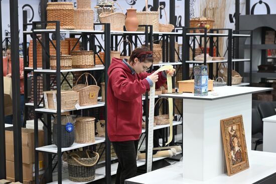 International RUSSIA EXPO forum and exhibition. Preparation for department store opening