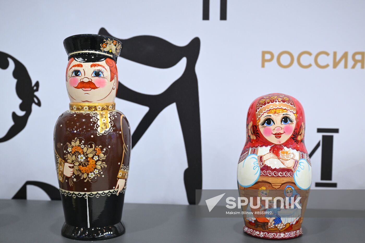 International RUSSIA EXPO forum and exhibition. Preparation for department store opening