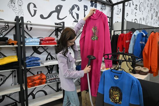 International RUSSIA EXPO forum and exhibition. Preparation for department store opening
