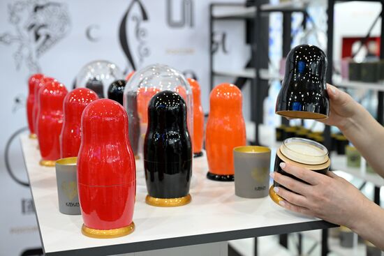 International RUSSIA EXPO forum and exhibition. Preparation for department store opening