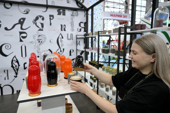 International RUSSIA EXPO forum and exhibition. Preparation for department store opening
