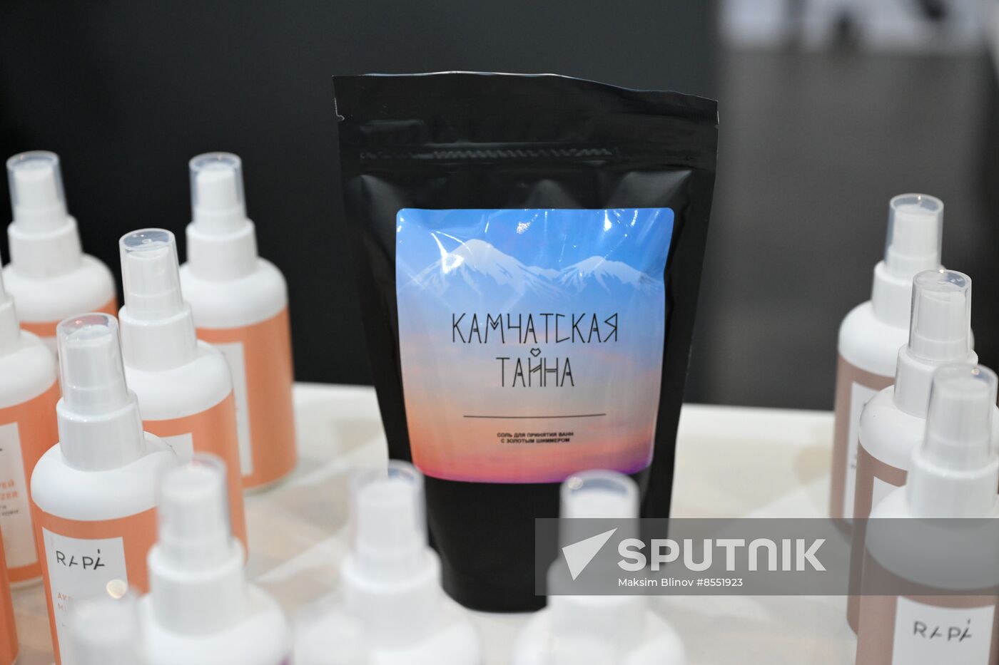 International RUSSIA EXPO forum and exhibition. Preparation for department store opening