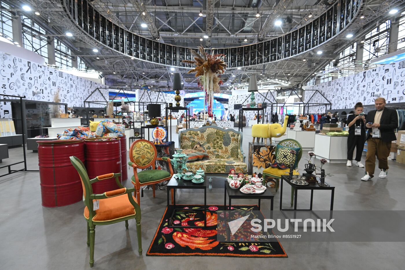 International RUSSIA EXPO forum and exhibition. Preparation for department store opening