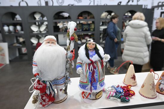 International RUSSIA EXPO forum and exhibition. Preparation for department store opening