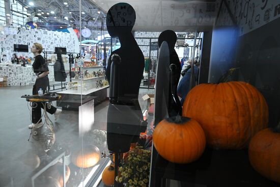 International RUSSIA EXPO forum and exhibition. Preparation for department store opening