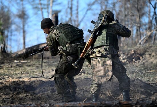Russia Ukraine Military Operation Troops Training