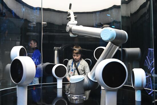 International RUSSIA EXPO forum and exhibition. Children's groups from various regions