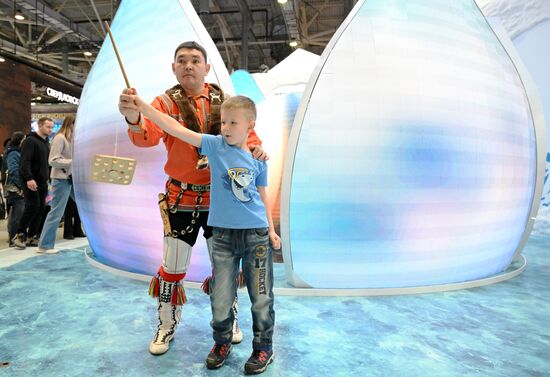 The International RUSSIA EXPO forum and exhibition. Pavilion 75. The stand of the Yamalo-Nenets Autonomous Area. Location: Russia, Moscow. Author: Maksim Blinov/Sputnik. International RUSSIA EXPO forum and exhibition