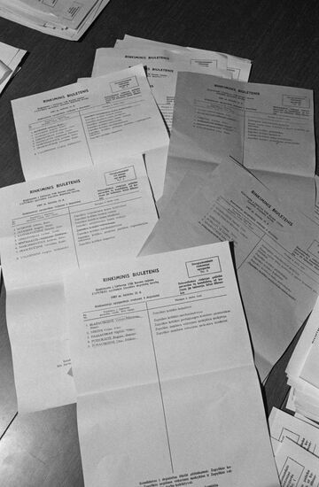 Elections to local councils of people's deputies in union and autonomous republics