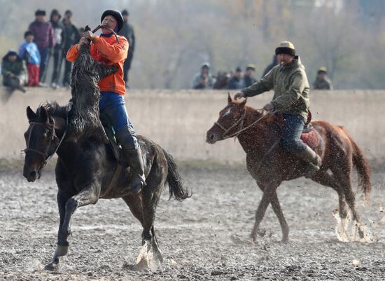 Kyrgyzstan Traditional Horse Game