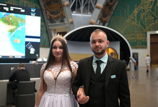 RUSSIA EXPO. Wedding at VDNKh: A Day of Cosmic Scale