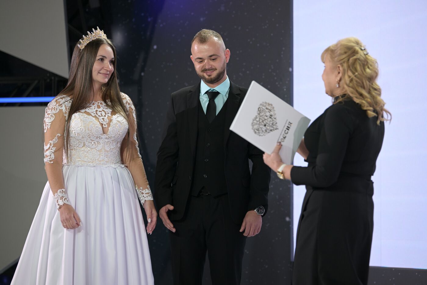 RUSSIA EXPO. Wedding at VDNKh: A Day of Cosmic Scale