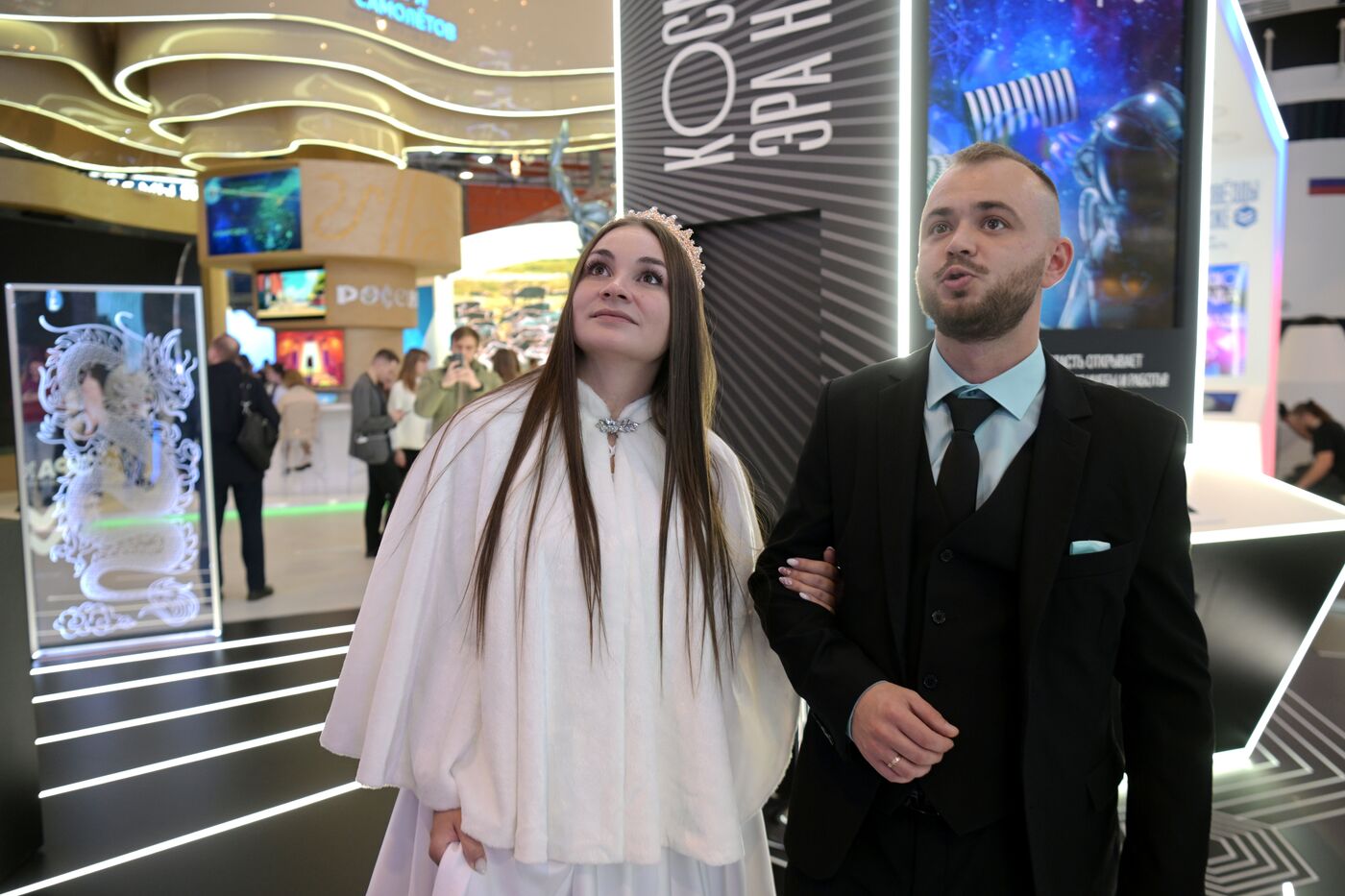 RUSSIA EXPO. Wedding at VDNKh: A Day of Cosmic Scale