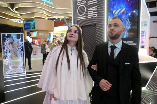 RUSSIA EXPO. Wedding at VDNKh: A Day of Cosmic Scale