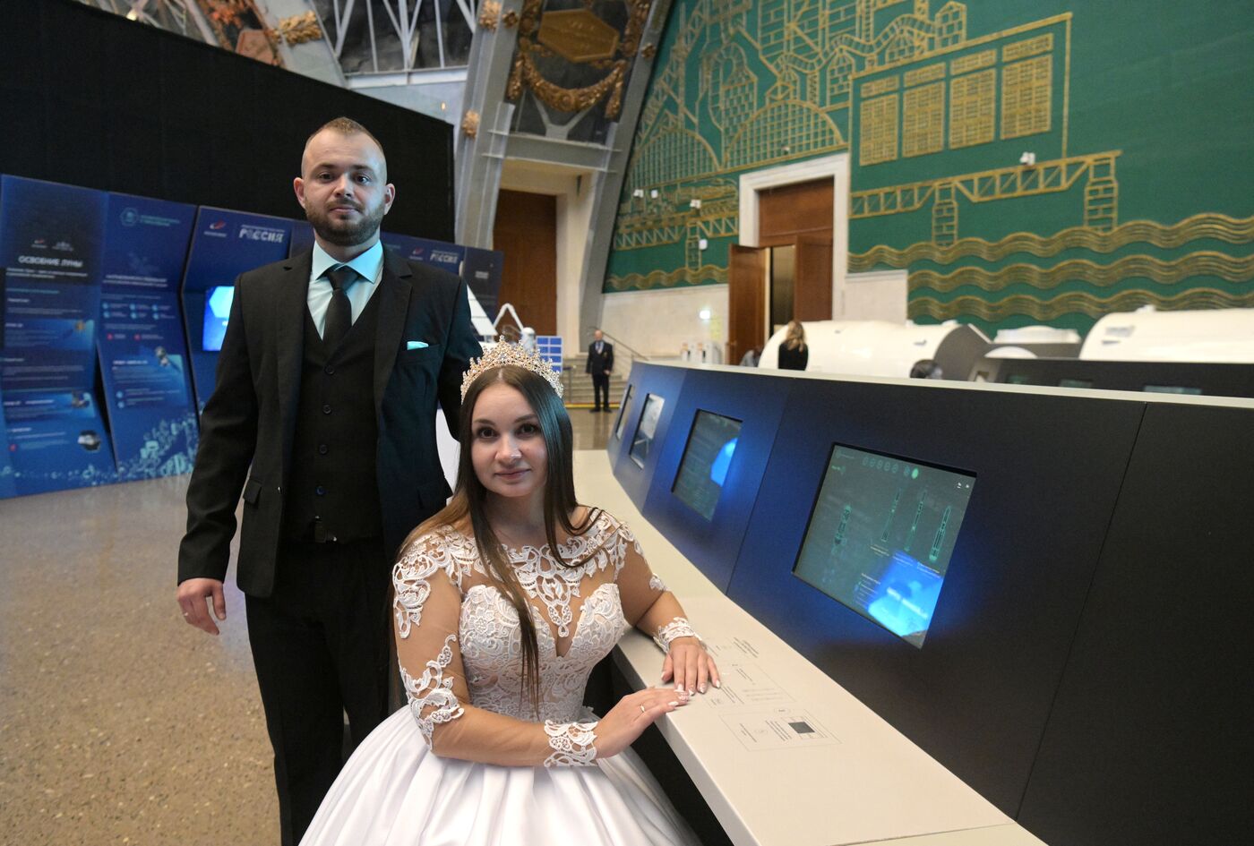 RUSSIA EXPO. Wedding at VDNKh: A Day of Cosmic Scale