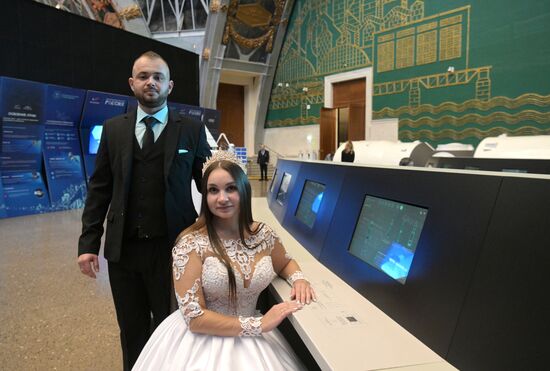 RUSSIA EXPO. Wedding at VDNKh: A Day of Cosmic Scale