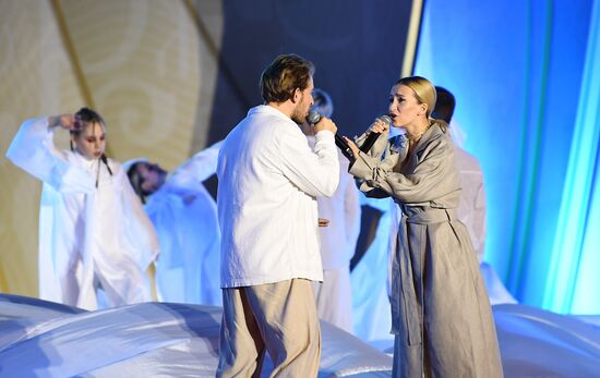 International RUSSIA EXPO forum and exhibition. Singer Oleg Gazmanov tribute show