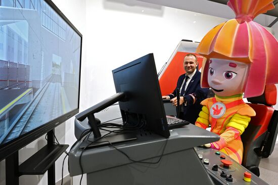 RUSSIA EXPO. Premiere of Steam Loco of The Fixies animated series