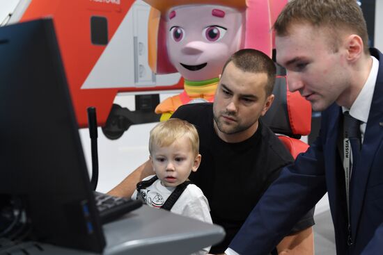 RUSSIA EXPO. Premiere of Steam Loco of The Fixies animated series