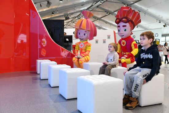 RUSSIA EXPO. Premiere of Steam Loco of The Fixies animated series