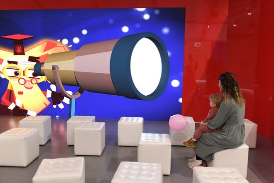 RUSSIA EXPO. Premiere of Steam Loco of The Fixies animated series