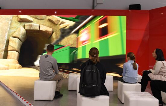 RUSSIA EXPO. Premiere of Steam Loco of The Fixies animated series