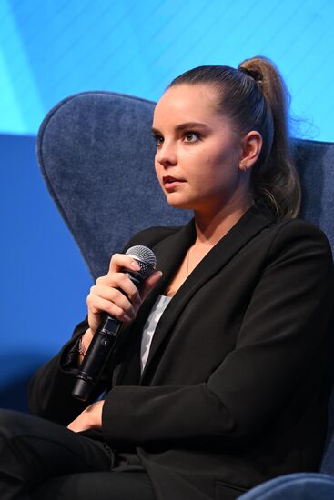 RUSSIA EXPO. Meeting with rhythmic gymnastics stars Dina and Arina Averina