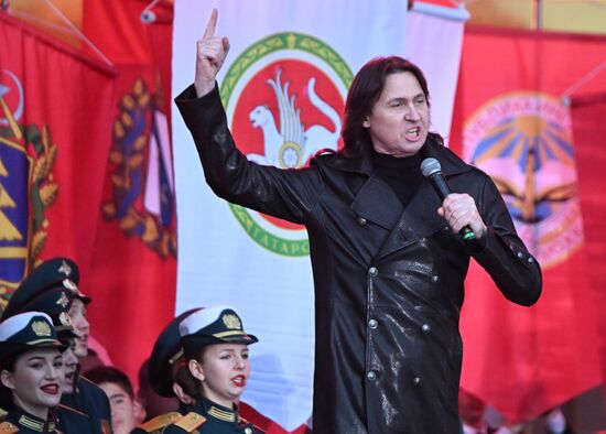 RUSSIA EXPO. Red Star band and Yury Kononov perform Russian Tank Alyosha song