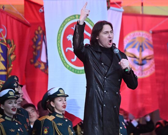 RUSSIA EXPO. Red Star band and Yury Kononov perform Russian Tank Alyosha song