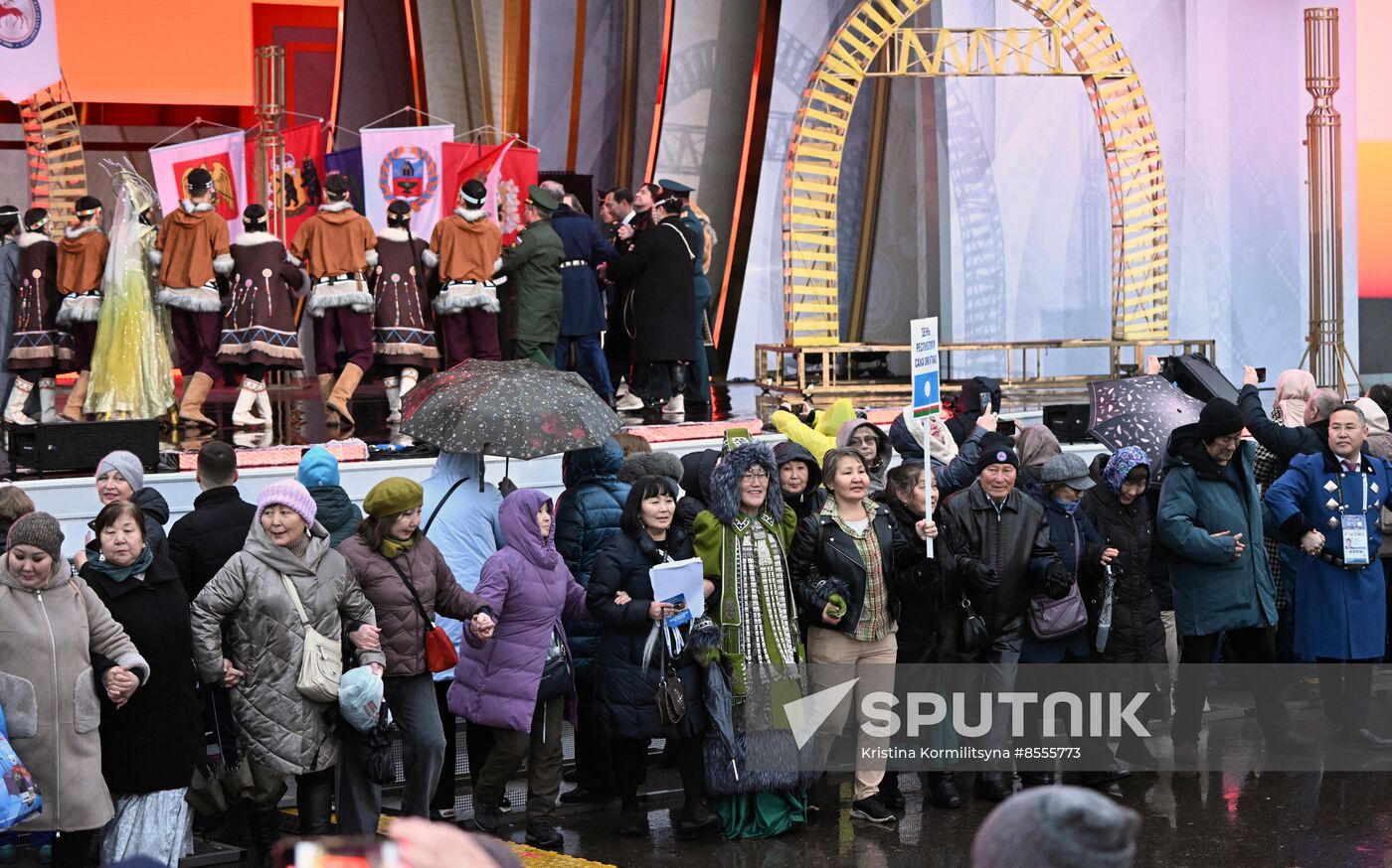 RUSSIA EXPO. Red Star band and Yury Kononov perform Russian Tank Alyosha song