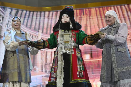 RUSSIA EXPO. Wedding ceremony with Yakut traditional rituals