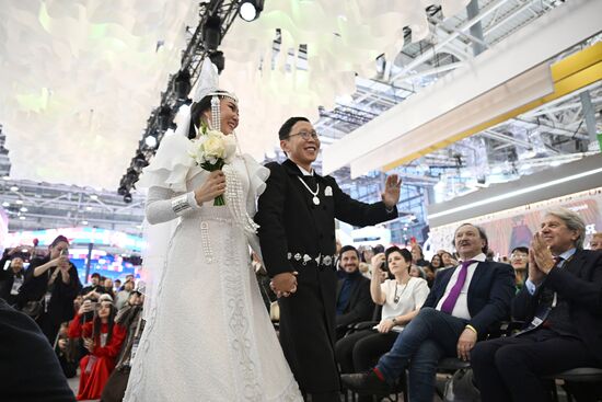 RUSSIA EXPO. Wedding ceremony with Yakut traditional rituals