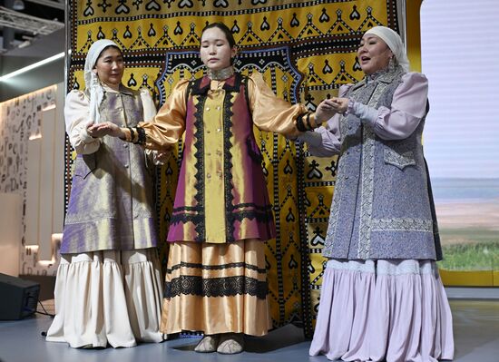 RUSSIA EXPO. Wedding ceremony with Yakut traditional rituals