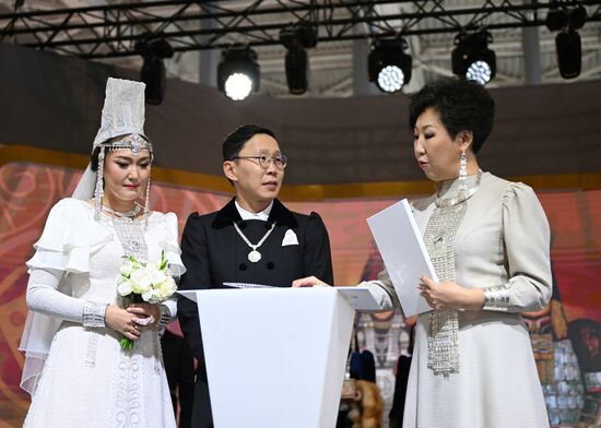 RUSSIA EXPO. Wedding ceremony with Yakut traditional rituals