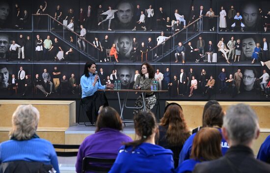 RUSSIA EXPO. Merited Artist of Russia Anna Bolshova's meet-and-greet with fans