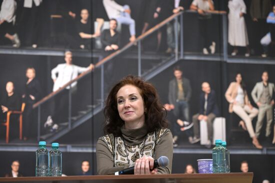 RUSSIA EXPO. Merited Artist of Russia Anna Bolshova's meet-and-greet with fans