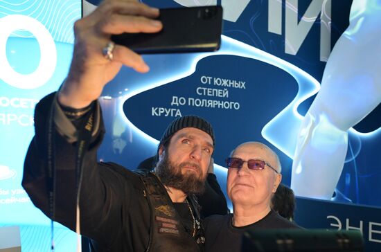 RUSSIA EXPO. Left: Night Wolves bikers' club president Alexander 'Surgeon' Zaldastanov. Location: Russia, Moscow. Author: Vladimir Astapkovich/Sputnik. Night Wolves bikers' club president Alexander 'Surgeon' Zaldastanov visits RUSSIA EXPO
