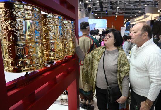 RUSSIA EXPO. Republic of Buryatia Day. Buddhist prayer wheels. Location: Russia, Moscow. Author: Ilya Pitalev/Sputnik. RUSSIA EXPO. Republic of Buryatia Day