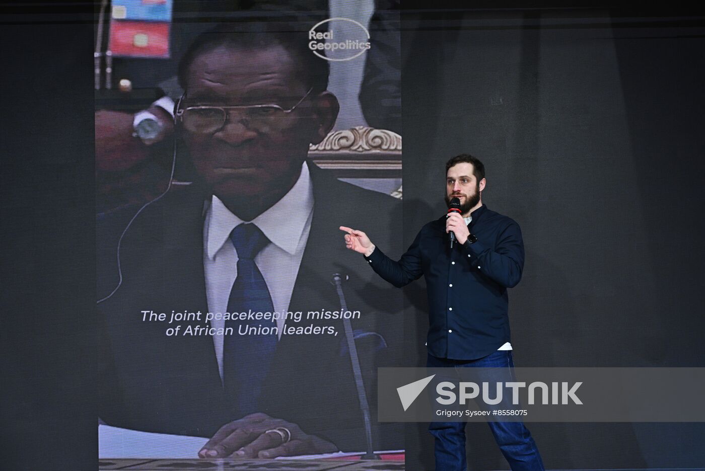 RUSSIA EXPO. Workshop: How to Turn a Human Into a Newsdesk