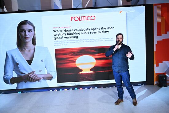 RUSSIA EXPO. Workshop: How to Turn a Human Into a Newsdesk