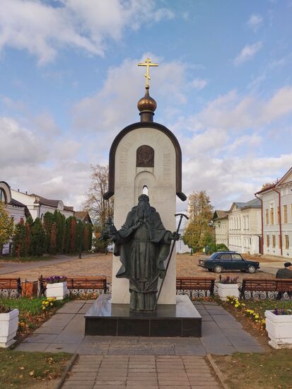 Monument to Makary Kalyazinsky in Kalyazin