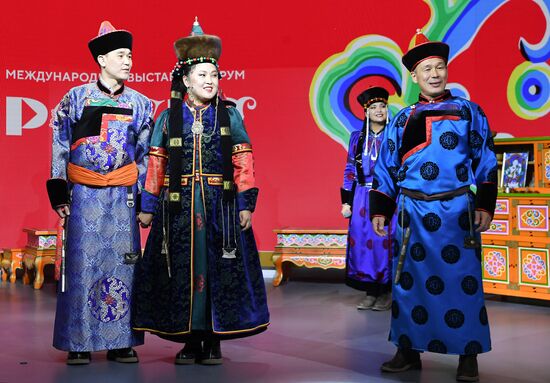 RUSSIA EXPO. Wedding ceremony in Buryat traditions