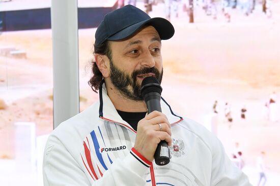 International RUSSIA EXPO forum and exhibition. Celebrity guests Ilya Averbukh and Sergei Karyakin tour Crimea stand