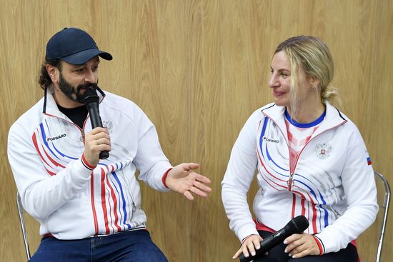 International RUSSIA EXPO forum and exhibition. Celebrity guests Ilya Averbukh and Sergei Karyakin tour Crimea stand