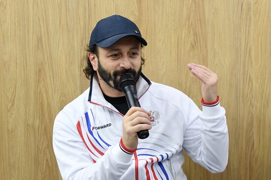 International RUSSIA EXPO forum and exhibition. Celebrity guests Ilya Averbukh and Sergei Karyakin tour Crimea stand