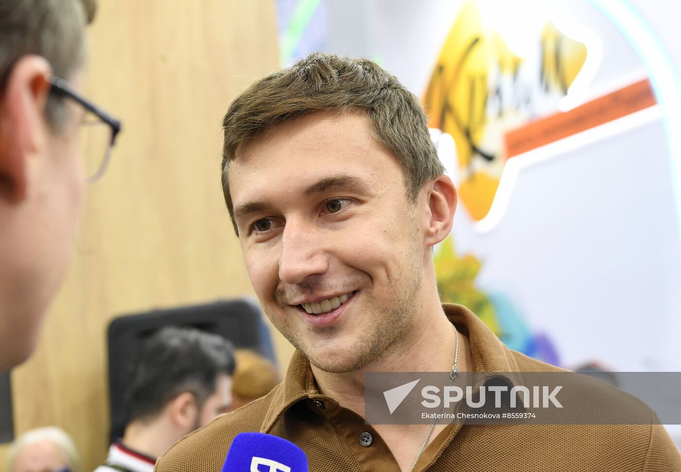 International RUSSIA EXPO forum and exhibition. Celebrity guests Ilya Averbukh and Sergei Karyakin tour Crimea stand