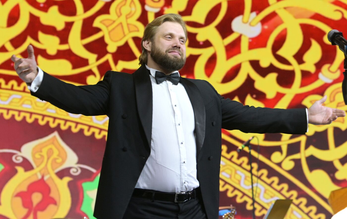 RUSSIA EXPO. Russian folk bands battle