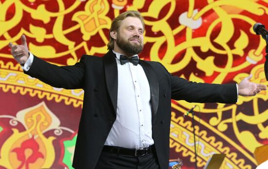 RUSSIA EXPO. Russian folk bands battle