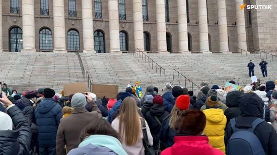 Russians rallying against closure of Russian-Finnish border