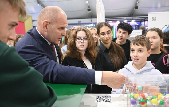 RUSSIA EXPO. Tour with Knowledge with Alexander Karelin